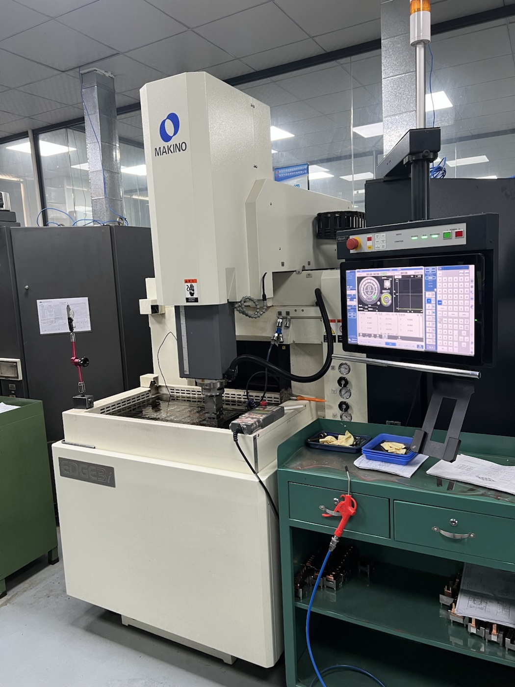 Slow wire EDM machine at Huicheng