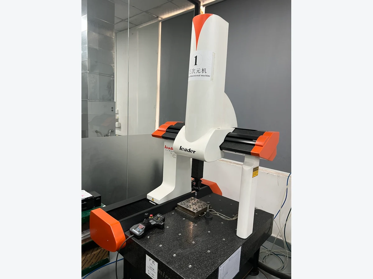 Coordinate measuring machine in a Huicheng inspection room